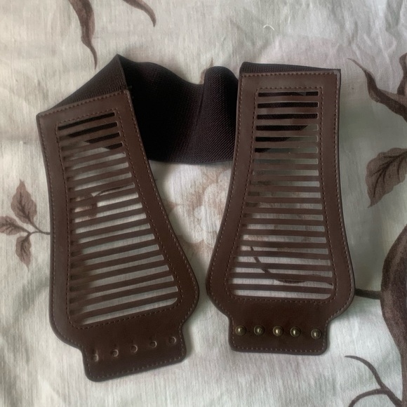 BRINGING IT BACK - Birdcage Belt - Picture 2 of 4